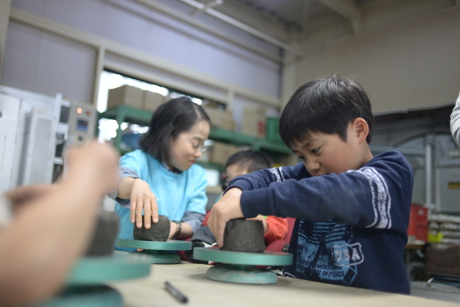 手びねりで。きょうだい